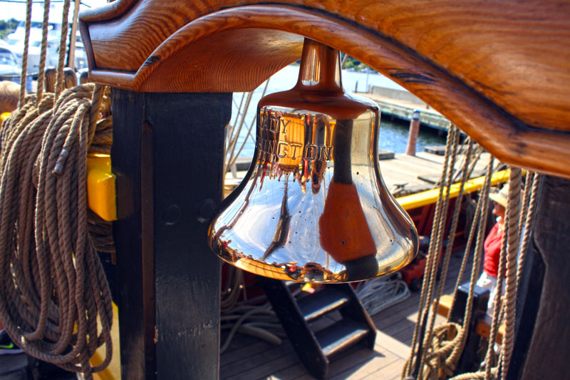 Sail ship